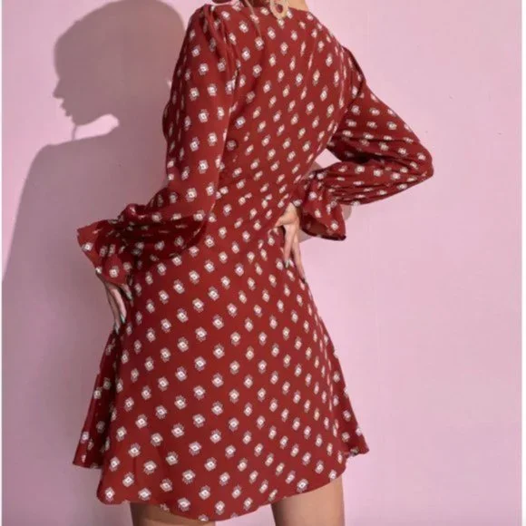 NWT Boho Print Flounce Sleeve Knot Front Dress - Picture 2 of 3